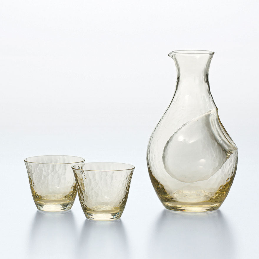 https://www.sakeshop.com.au/cdn/shop/products/handmade-crystal-sake-set-yellow-300ml.jpg?v=1521521778